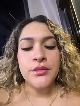 Sara_smiiith211 - Take off my bra in public, daddy