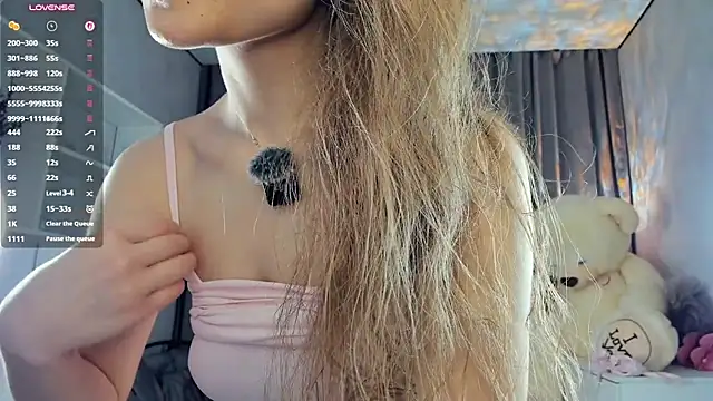 BelleDream - touch my pussy in doggy pose