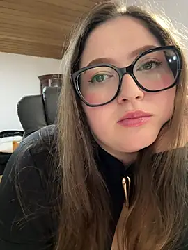 Kamilla_Loop - Pussy Play Baby