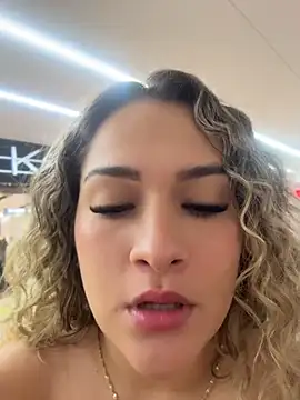 Sara_smiiith211 - public breast exhibition