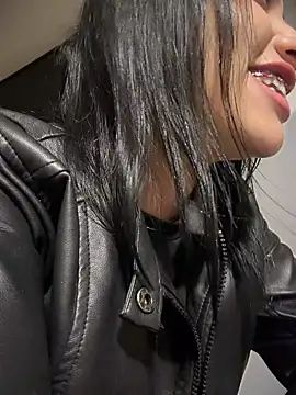 AlannaEvons - Tits Out + Spank In Public 🍒😈