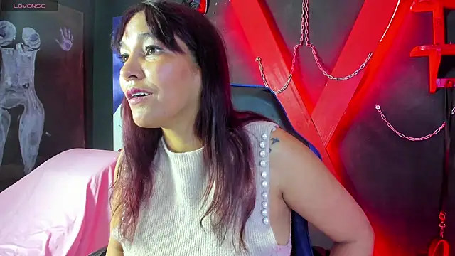 Lorenawatson - show boobs+5slap