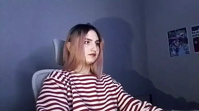 MayaGrins - Sexy twirl