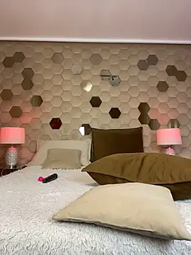 XLindaMilfX - squirt show! destrpy my pussy now!