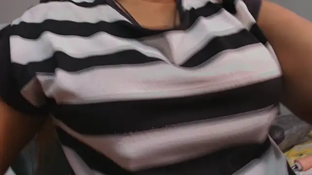 Luxy_benet - suck the tits 5 minutes