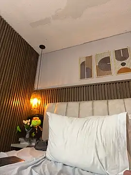 Ashleyy23x - EXTREME SQUIRT ORGASM 💦💦