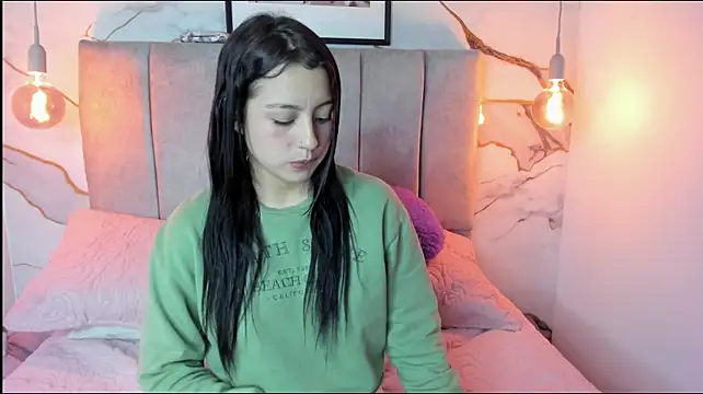 Leah_Brm - ass massage with oil 😈🔥