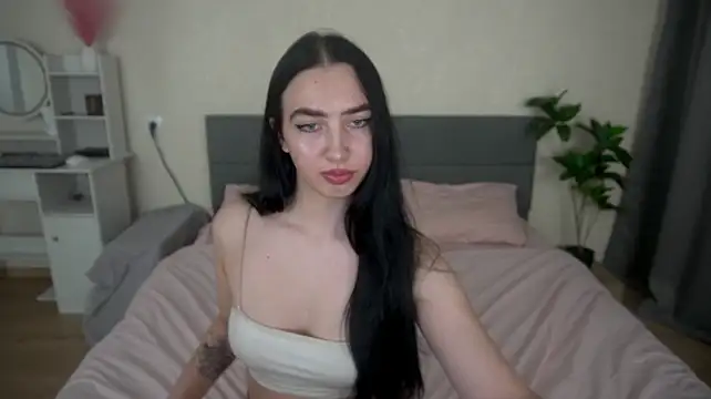 WildKittenX_ - doggy without panties