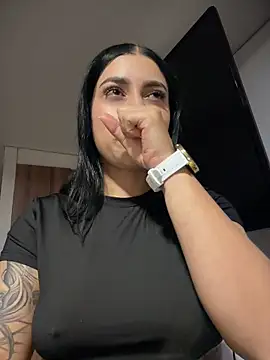AlannaEvons - Tits Out + Spank In Public 🍒😈