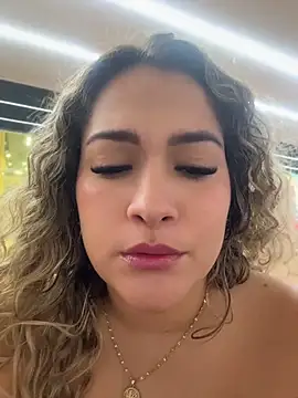 Sara_smiiith211 - public breast exhibition