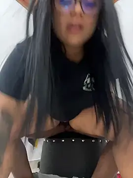 Alissonfernandez_ - The neighbor spanks my tits😈😈