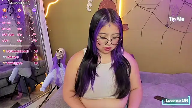 Raiven_purplegp - Strip tease and slow body sway