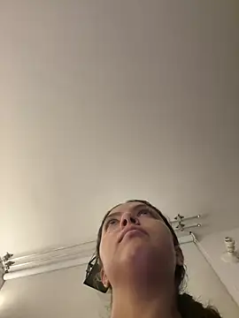 Nathcurly_ - Shhh, feet at home parents