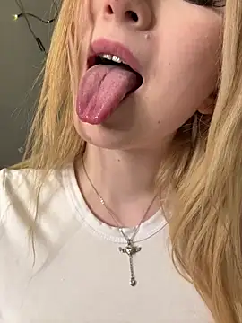 CocosikRay - Flash my boobs