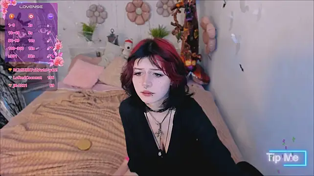 Ashley_Veil - Show underboobs + tease