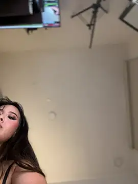 Amberxbluee - PLUG ANAL + SPANK ASS