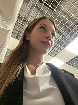Olivia_Jemison - Play with my litle nipples