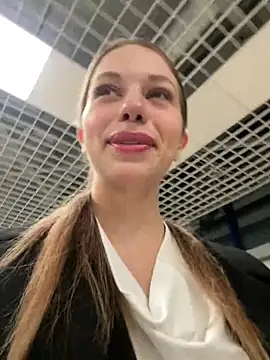 Olivia_Jemison - Play with my litle nipples
