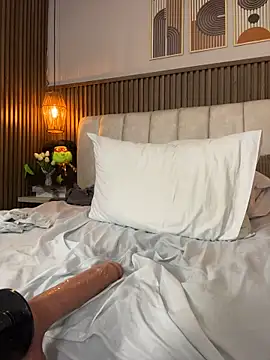 Ashleyy23x - EXTREME SQUIRT ORGASM 💦💦