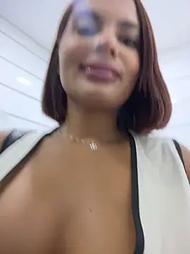 Irina_Velvett - Flahs tits in públic 😈🥴💦