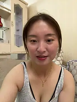 Lianer_520 - 平台首秀，希望哥哥们多多支持莲儿！