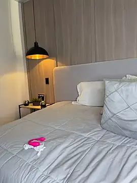 Elaara_ - FINGERS IN THE PUSSY 😈🥵