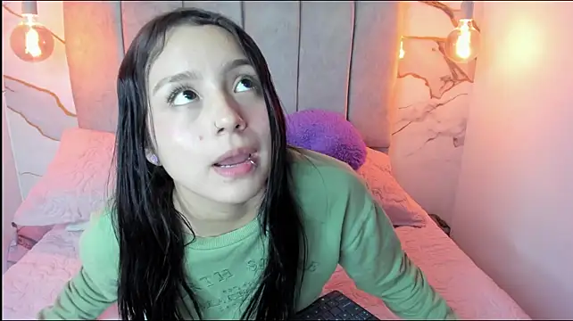 Leah_Brm - ass massage with oil 😈🔥
