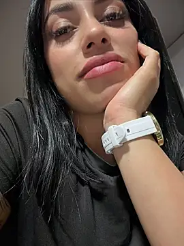 AlannaEvons - Tits Out + Spank In Public 🍒😈