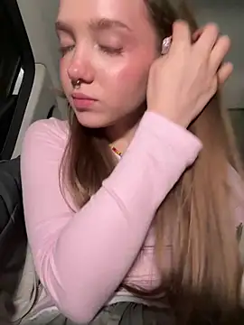 Bambi_lu - show boobs again but in UBER