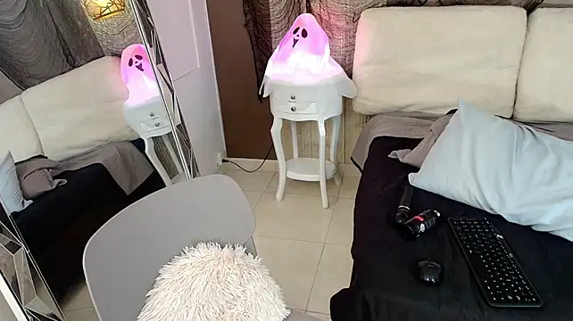 Tiifany_Baker - doggy pose❤️+Shaking ass