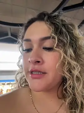 Sara_smiiith211 - oil on my breasts in public