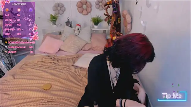 Ashley_Veil - Show underboobs + tease