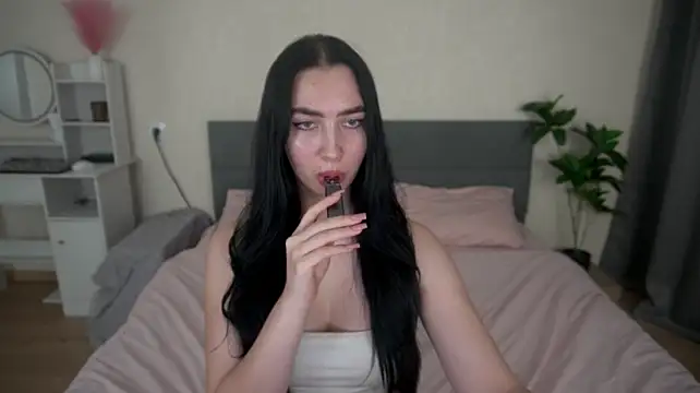 WildKittenX_ - doggy without panties