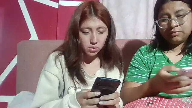 Sarah12333 - Meter mano en la pussy