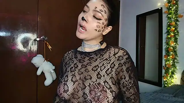 Noapino - loves this kitten
