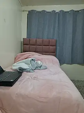 Victoria_722 - 2 FINGERS IN MY PUSSY + DOMI