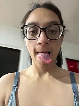 Ninnfa - Show tits