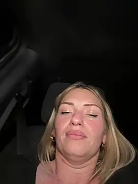 MaggieMayI - Dildo in pussy