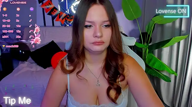 CutieChloee - show my boobs