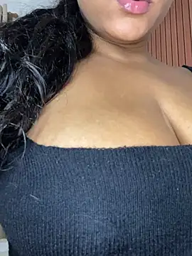 Bea3liz - Show ass with plug