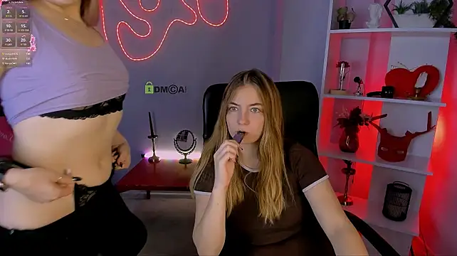 Veronica_bubble - flash boobs 2 girls