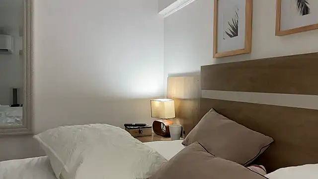 Karinaaaxx - pillow ride