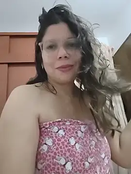 Carliina_Soussa - Mostrar cuerpo , vagina tocándose