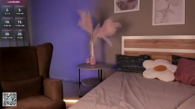 Siren_Alexa - Tear pantyhose