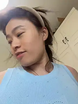Saozi666 - 完成目标可选：挤奶水、黑JB抽插、小粉插入M腿、小粉入后门、开双插票、口叼内裤