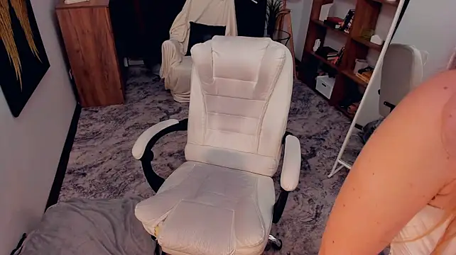 AleneHayek - squeeze ass hehe