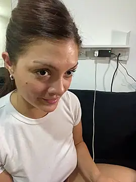 Danielaeliana - Show boobs+Blow job