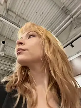 _Little_Ginger - Show boobs in public