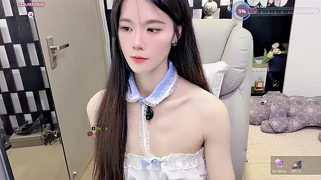 Yueyue-MM - 上空侧身小狗趴+打pp5下