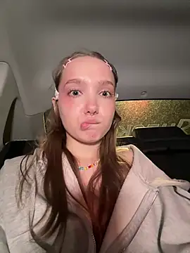Bambi_lu - hide behind driver seat! show pussy!